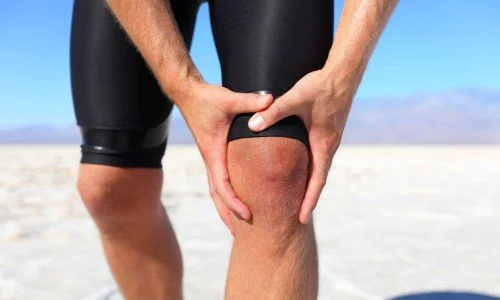 Болка в коленете след бягане: причини и профилактика