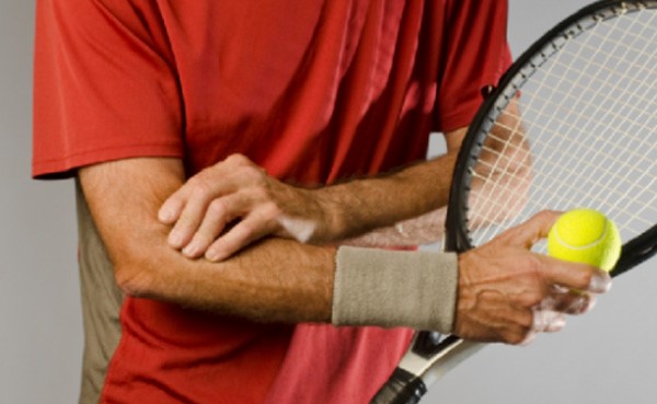 Тенис лакът/голф лакът или латерален епикондилит може да се развият при занимания с голф или тенис