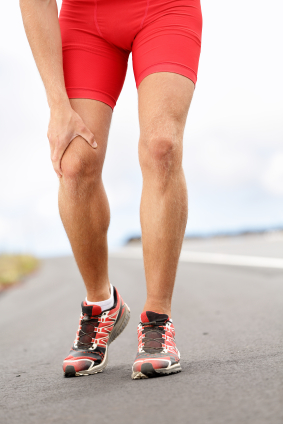 Вода в коляното може да се натрупа при травма, възпаление на коленната става